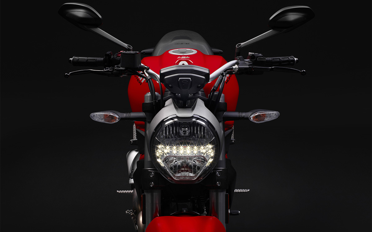 Ducati Monster 797 Detalle Optica Roja fx