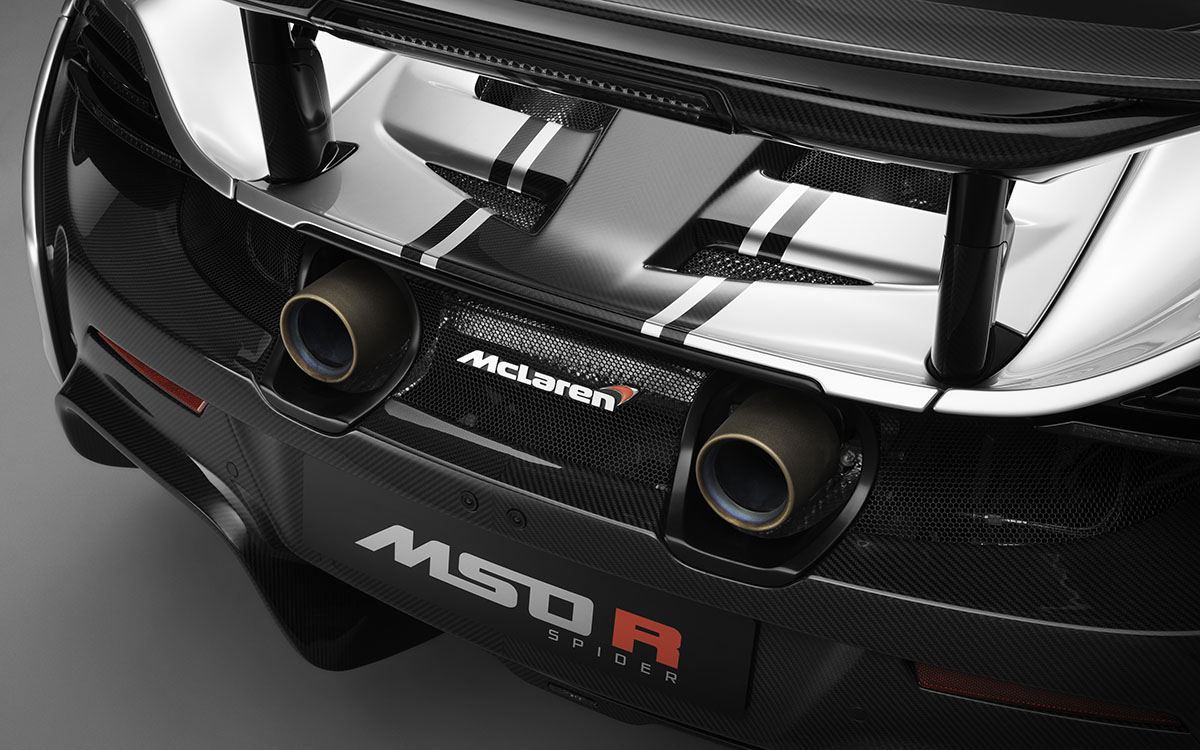McLaren MSO R detalle escapes fx