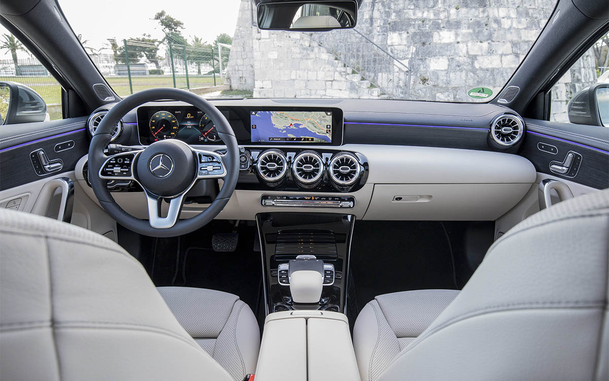Mercedes Benz Clase A interior 2 fx