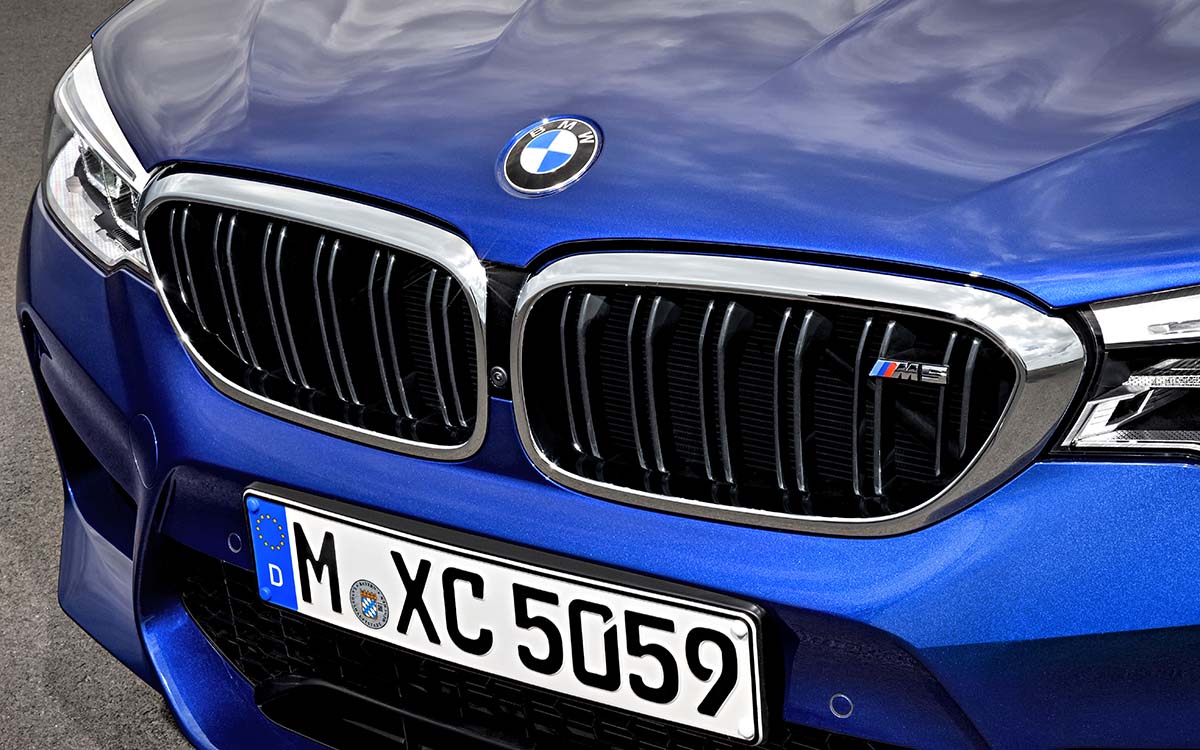 BMW M5 trompa parrilla fx