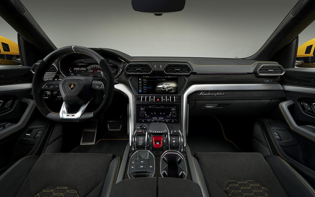 Lamborghini Urus interior 2 fx