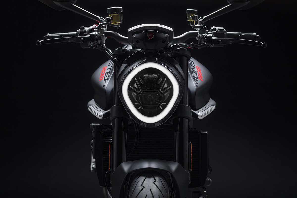 Ducati Monster 2021 frontal fx