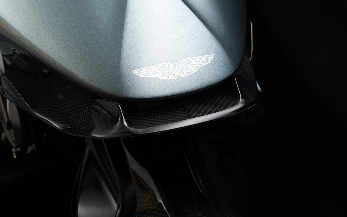 Aston Martin Limited Edition Motorcycle trompa fx