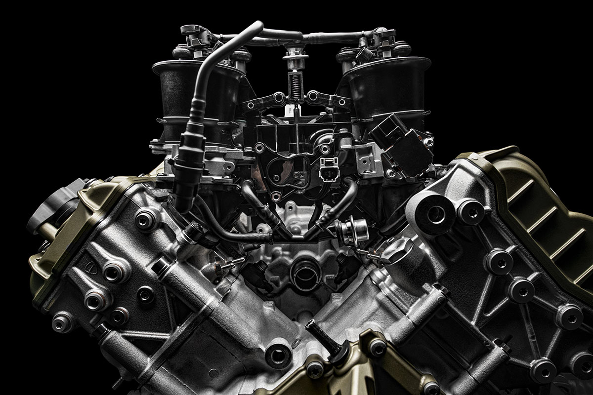 Ducati Superleggera V4 engine fx
