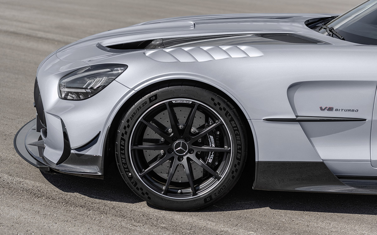 Mercedes AMG GT Black Series det trompa fx