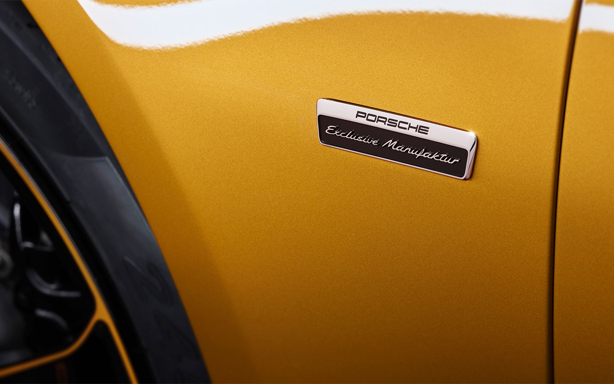 Porsche 911 Turbo S Exclusive Series Detalle Insignia fx