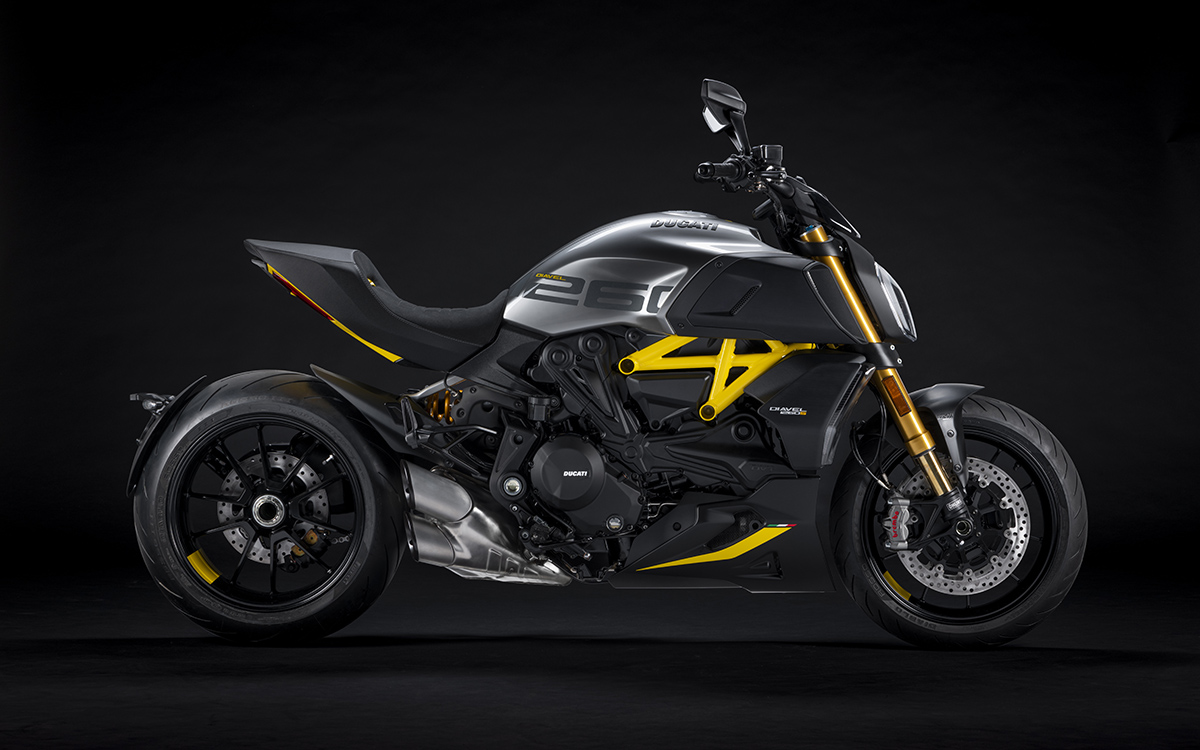 Ducati Diavel 1260 S Black and Steel lateral der fx