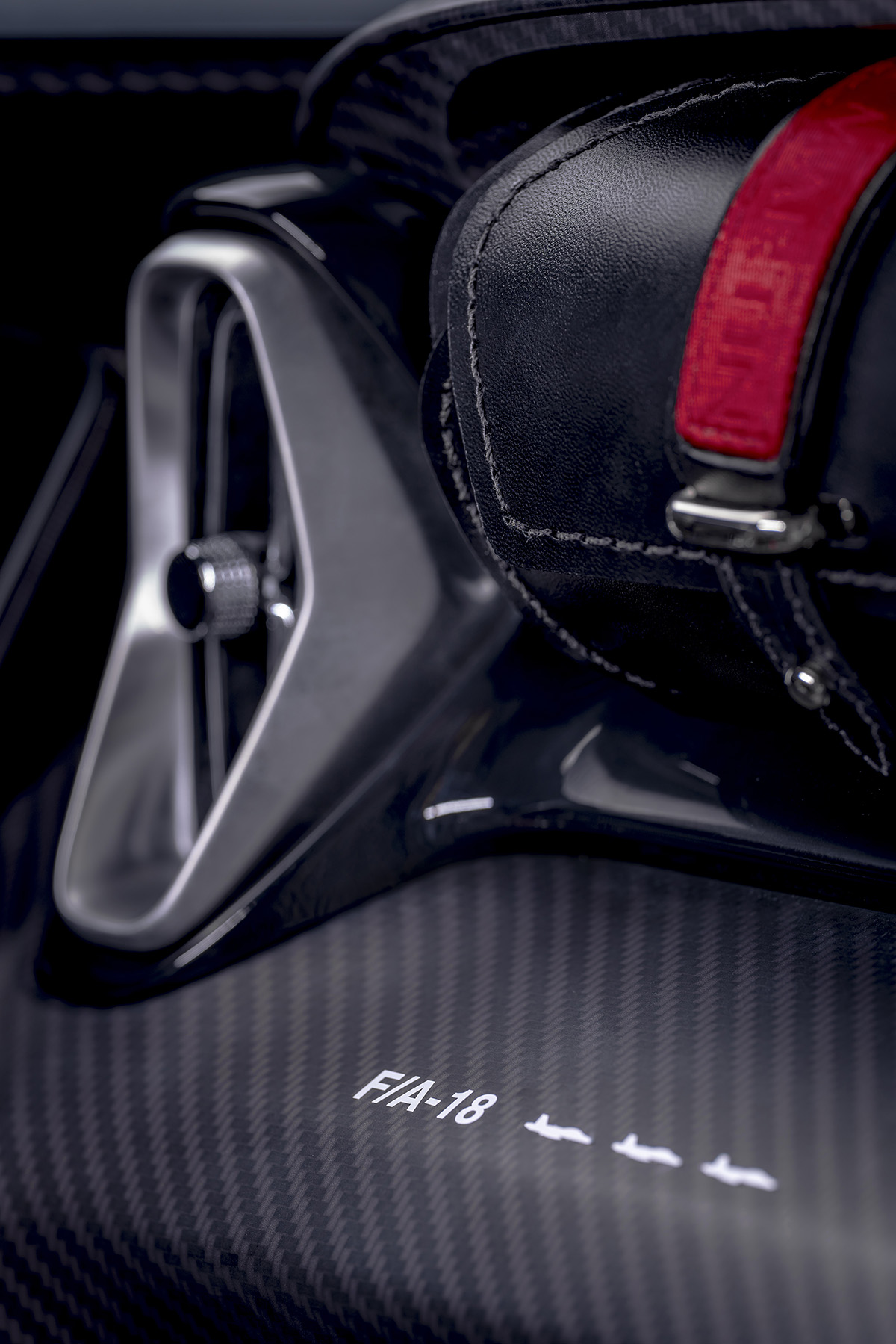 Aston Martin V12 Speedster detalle interior 2 fx