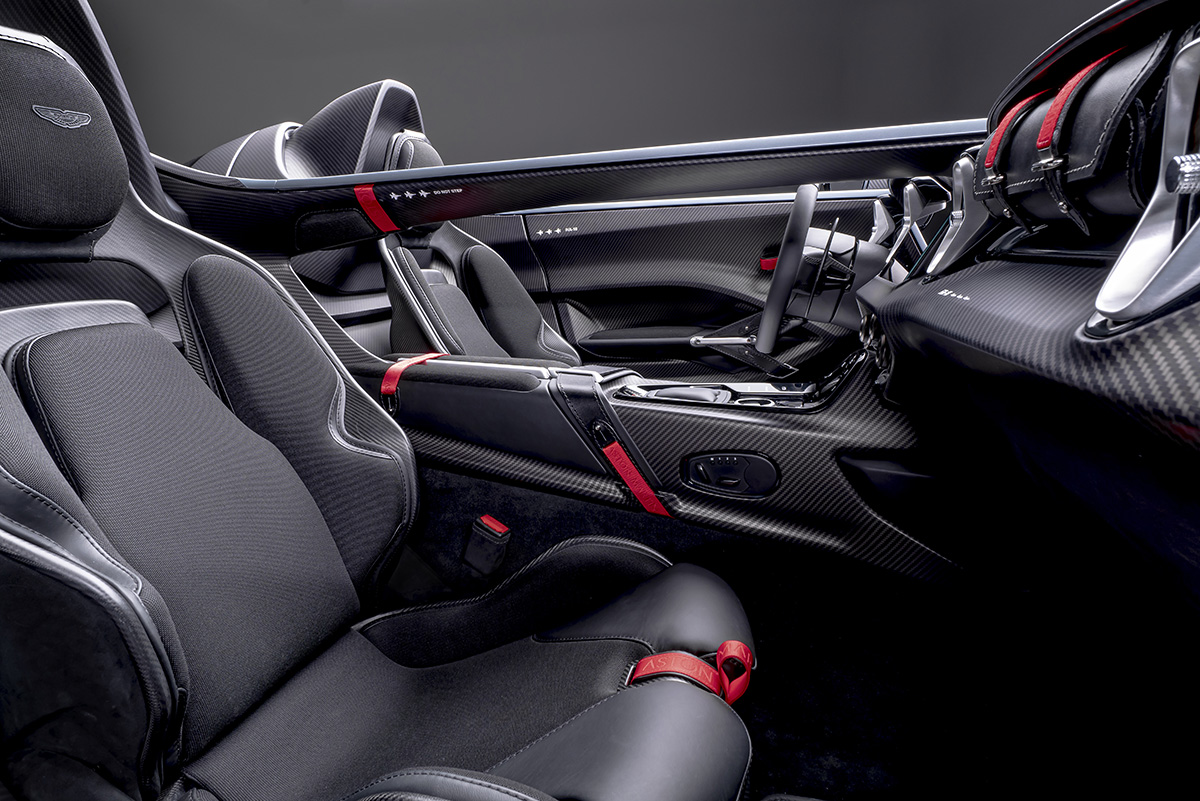 Aston Martin V12 Speedster interior butaca fx
