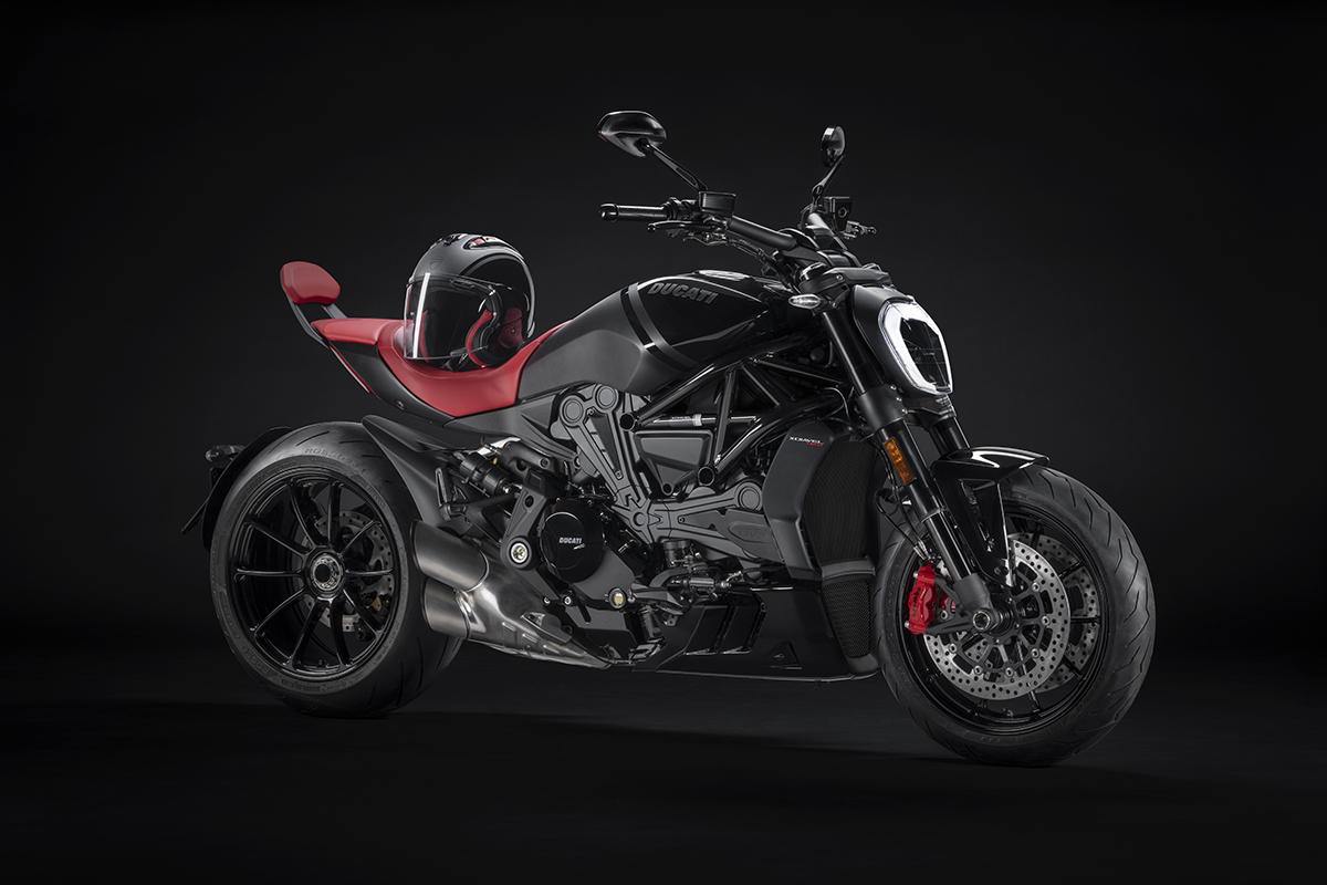 Ducati XDiavel Nera 3 4 casco fx