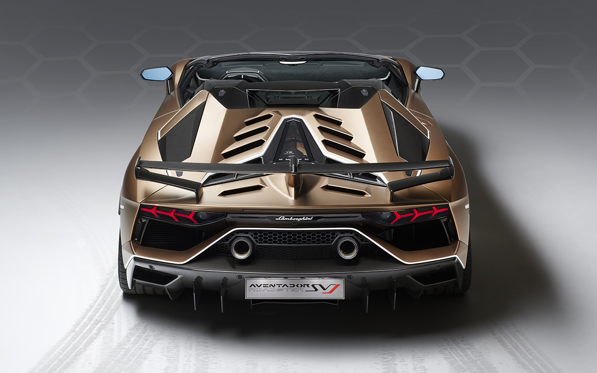 Lamborghini Aventador SVJ Roadster trasera fx