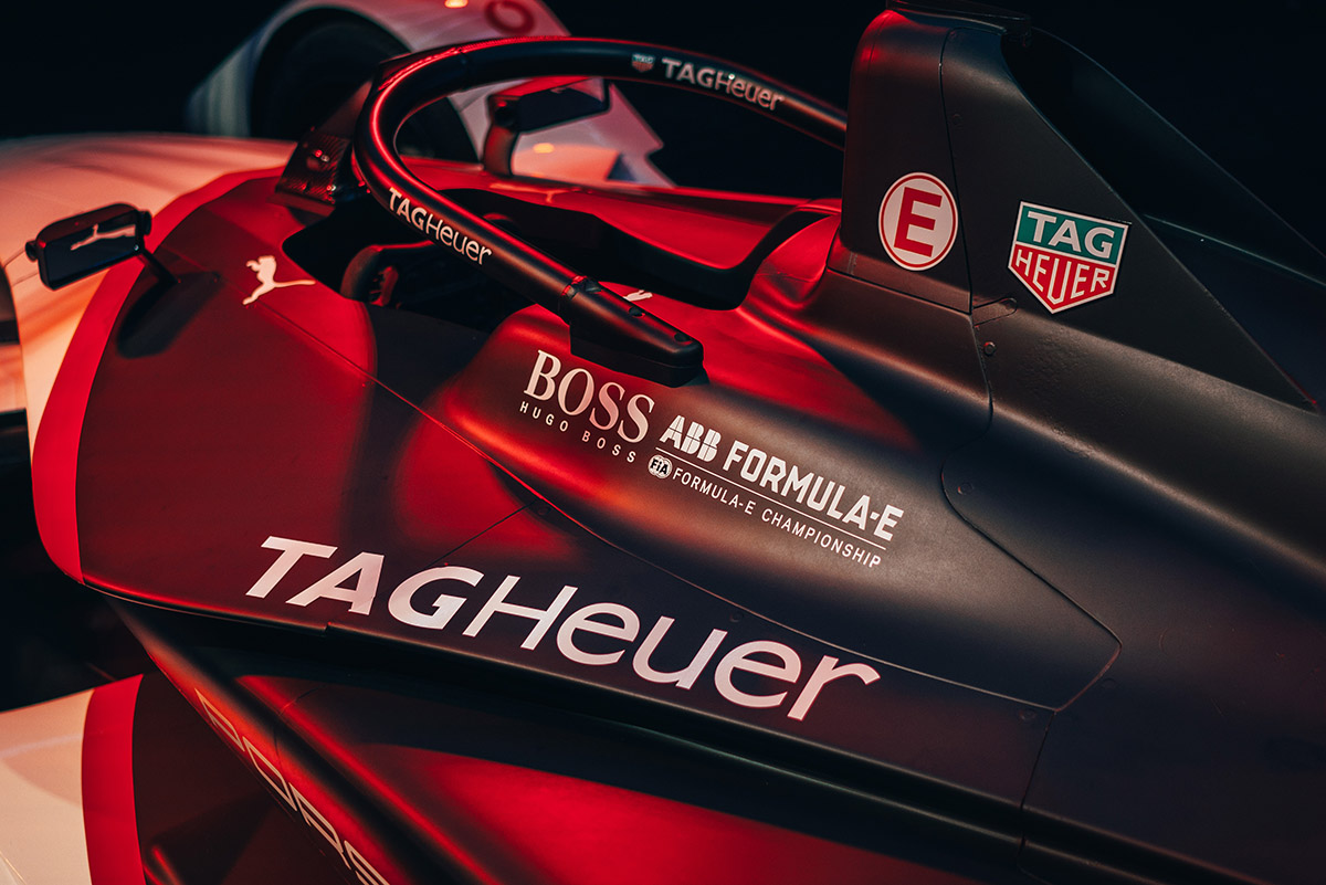 TAG Heuer Porsche Formula E Car detalle logo fx